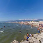 Stunning Apartment In Viareggio